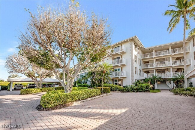 Primary Photo - 2800 Gulf Shore Blvd N
