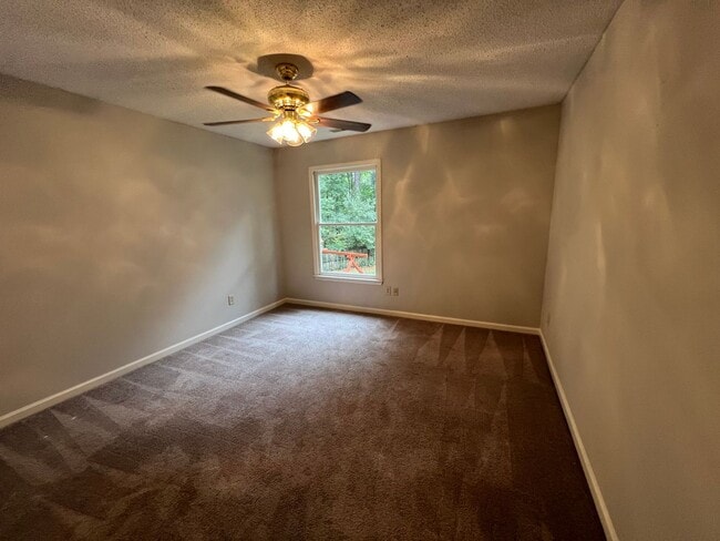 Building Photo - 4 Bedroom 2.5 Bathroom House for rent in Cary NC