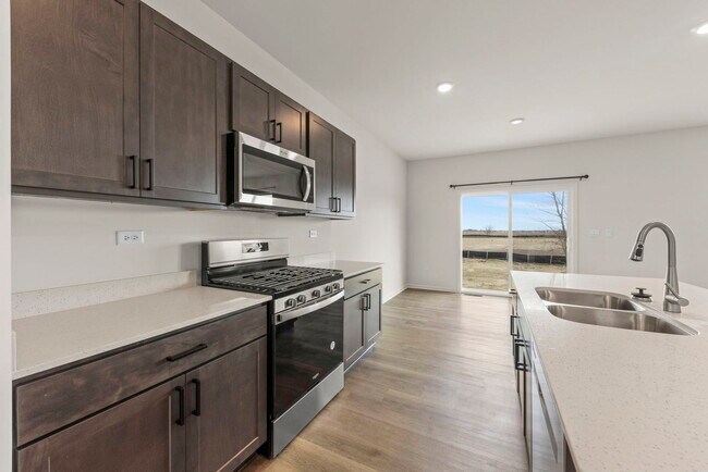 Building Photo - 13713 Sanibel St