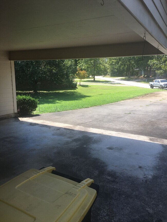 Building Photo - Nice 2/2 Home in West Rome $1095