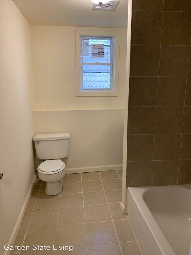 Building Photo - 7 br, 4 bath House - 253 Roseville Avenue