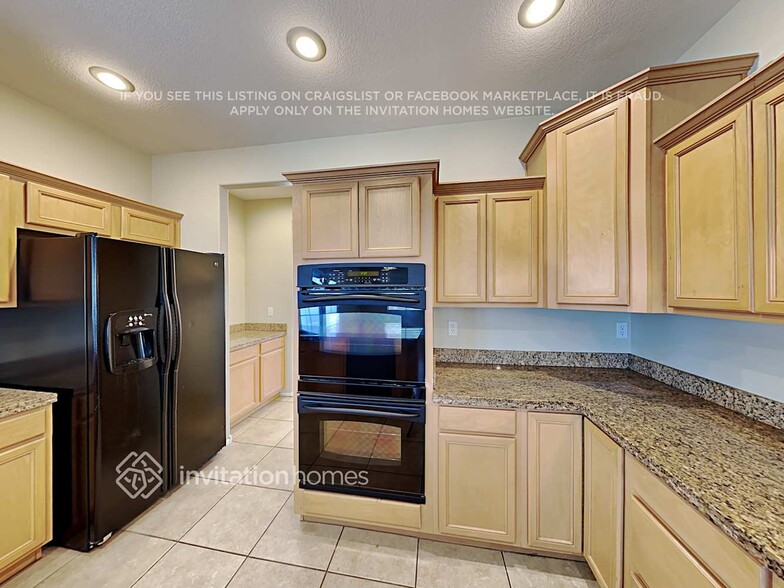 Building Photo - 4441 Rockaway Beach St