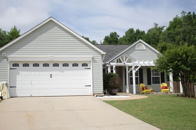 Building Photo - Fantastic Location & Price