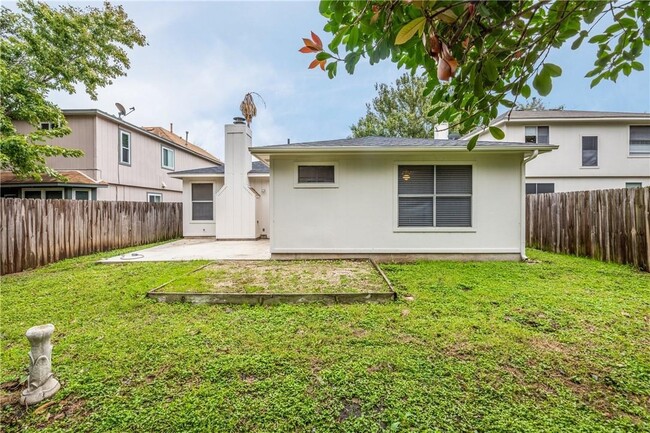 Building Photo - 3/2 in Round Rock - Move In Ready!