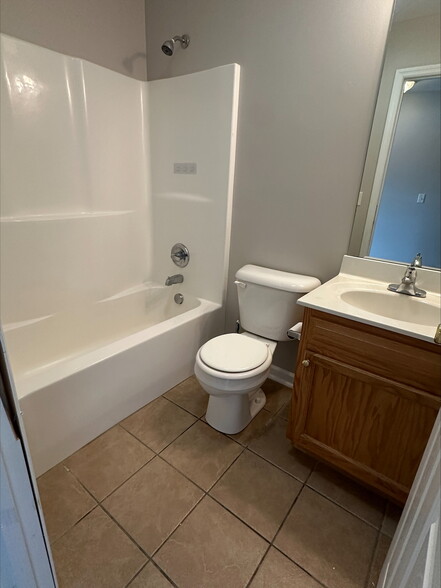 Upstairs Bathroom - 1040 Autumn Leaf Dr