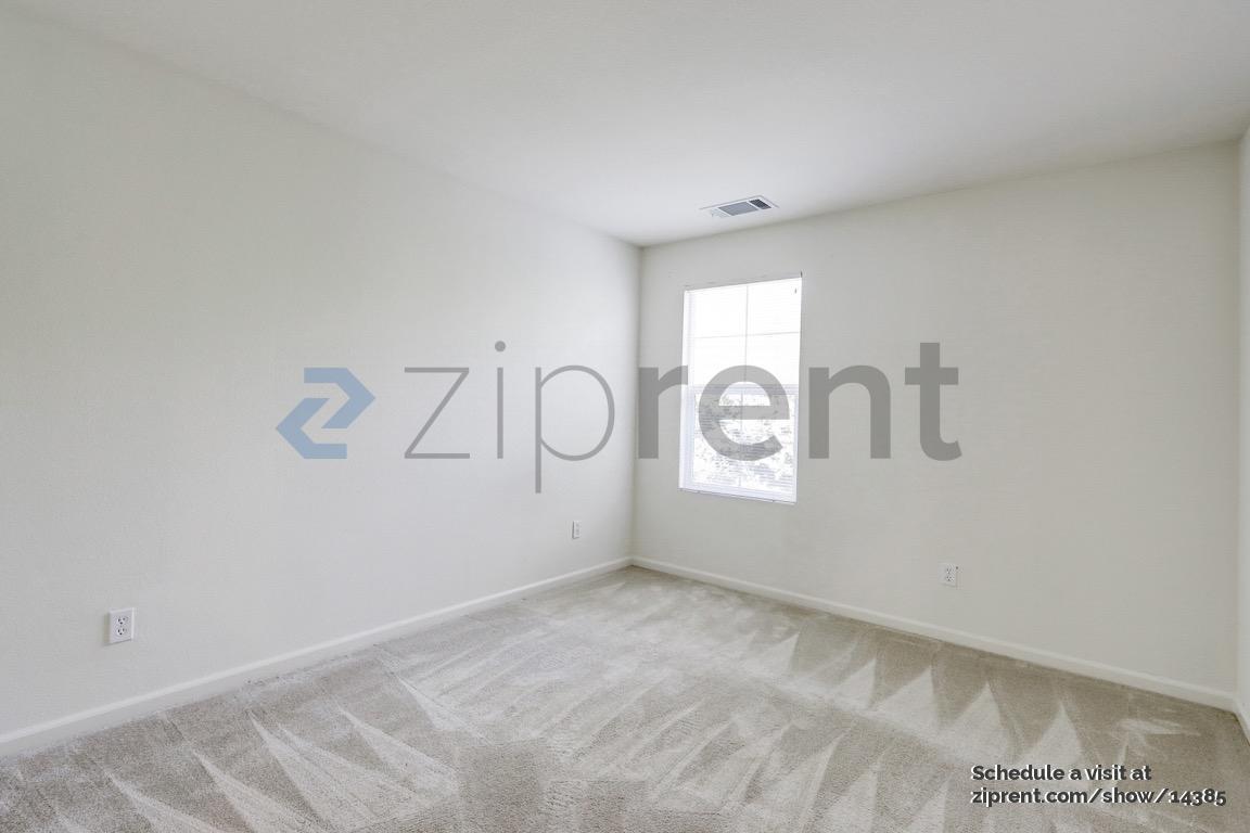 Building Photo - Unit