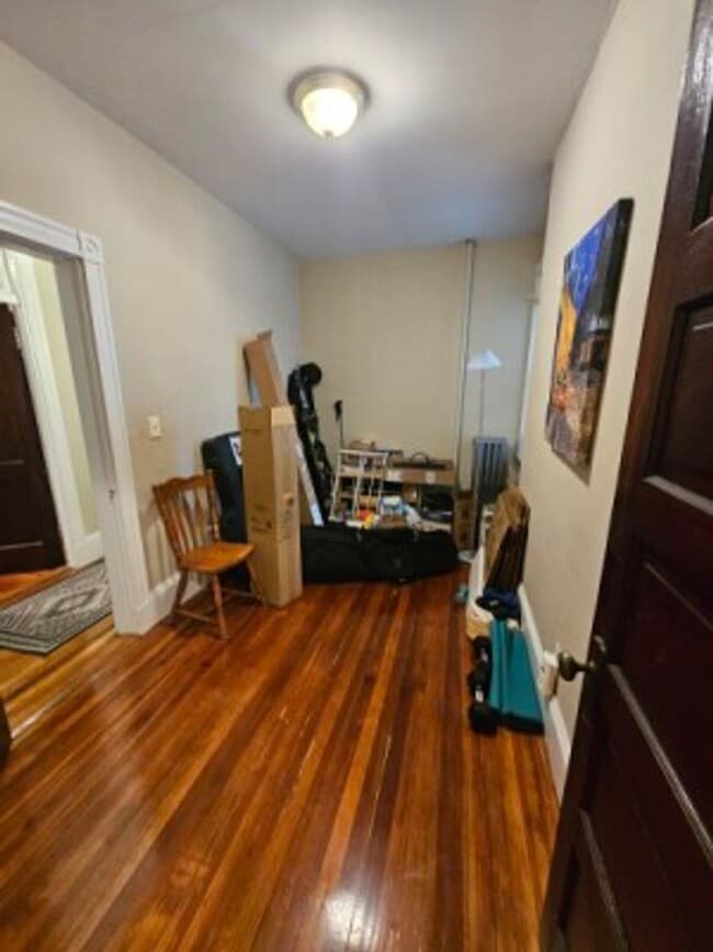 Building Photo - Fenway 5 bed 1.5 Bath