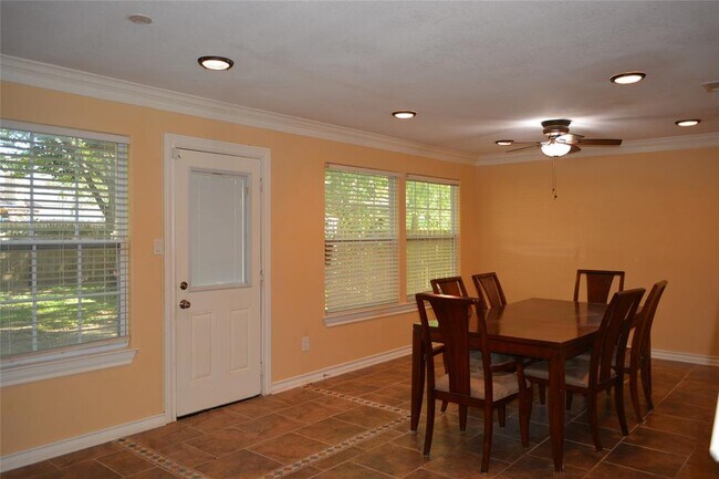 Building Photo - 13703 Cambourne Dr