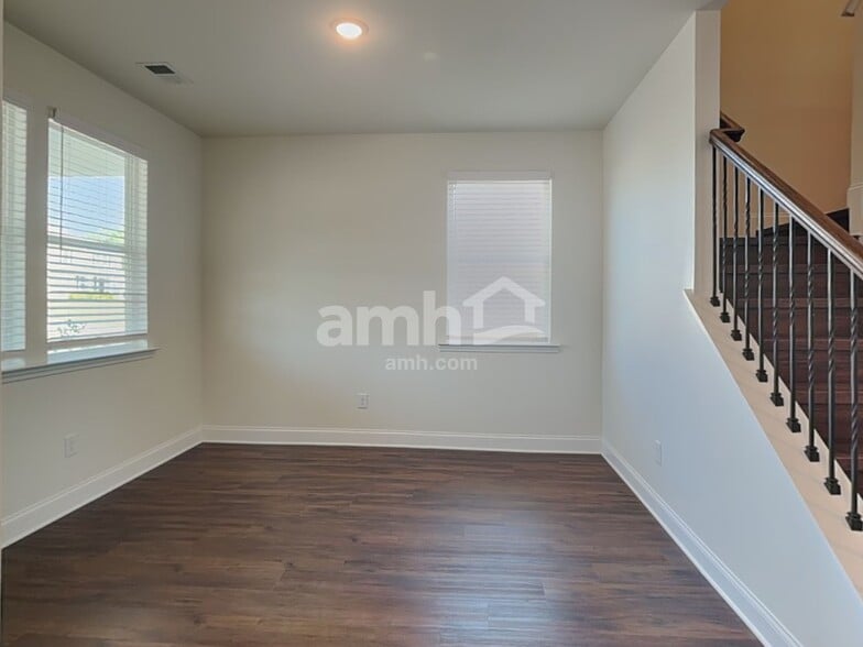 Building Photo - 92 Pecan Dr