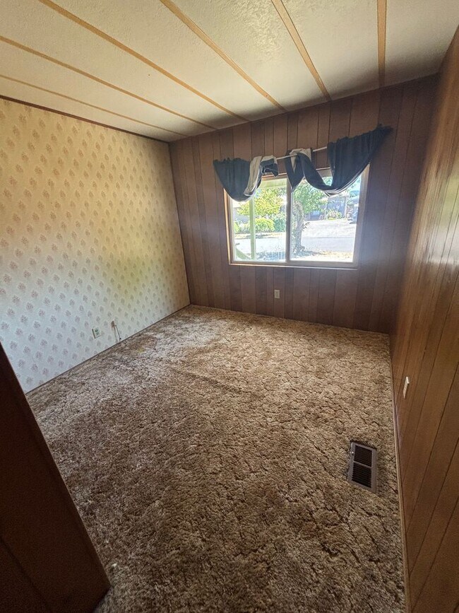 Building Photo - Great Single level Home!