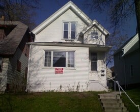 Building Photo - 3114 North Newhall Street