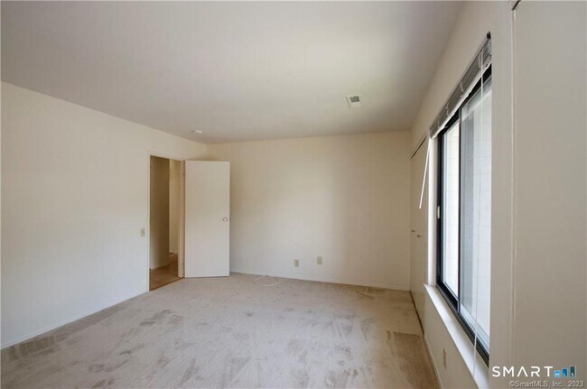 Building Photo - 48 Lawson Ln