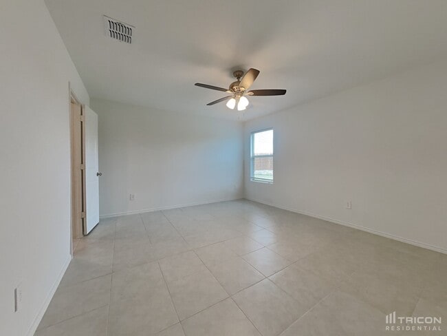 Building Photo - 700 Odlozil Ln