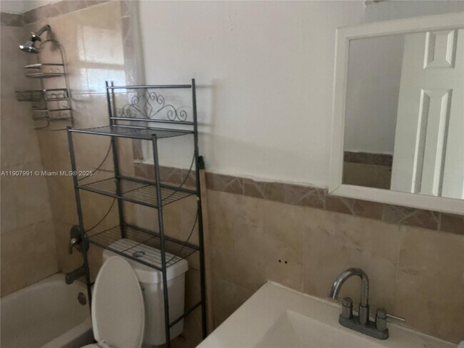 Building Photo - 15812 NW 39th Ct