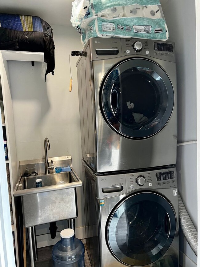 Building Photo - Charming Restored Craftsman in the Heart of North Park