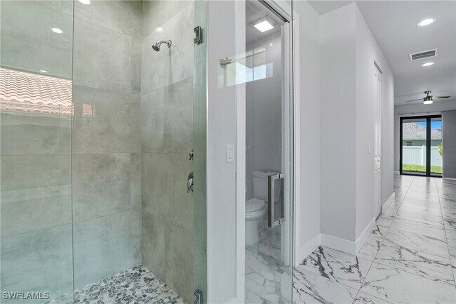 Building Photo - 2314 NW 33rd Pl