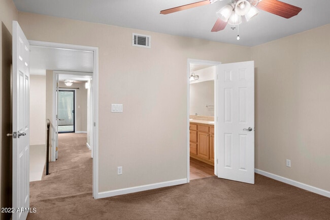 Building Photo - 885 N Granite Reef Rd