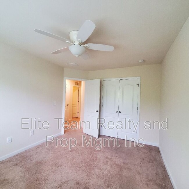Building Photo - 4033 Black Walnut Wy