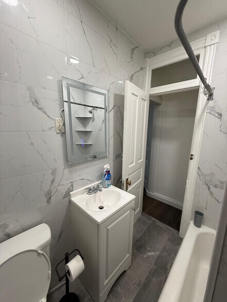 Building Photo - 1552 Mineral Spring Rd