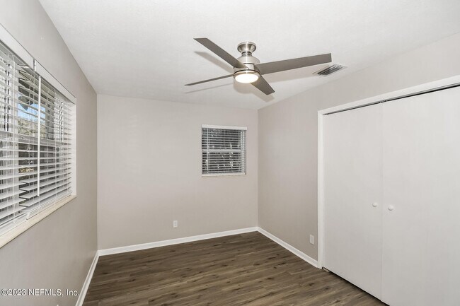 Building Photo - 8516 Bermuda Rd