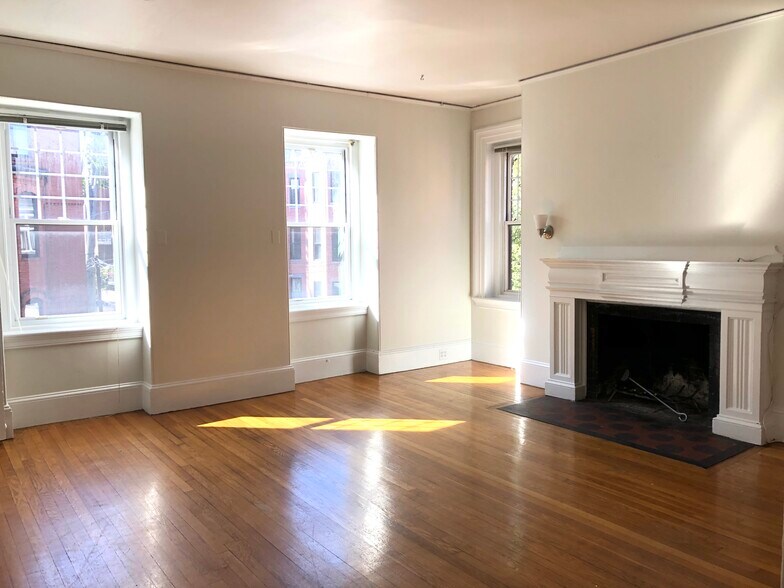 Building Photo - 12 Fairfield St