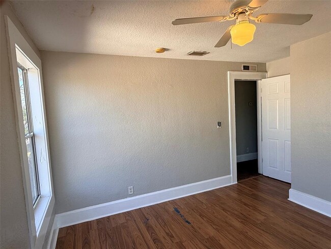 Building Photo - 1924 22nd St S