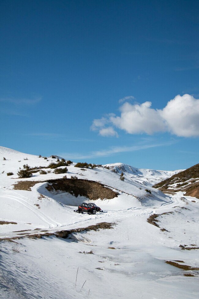 Building Photo - 5406 Henrys Lake Rd