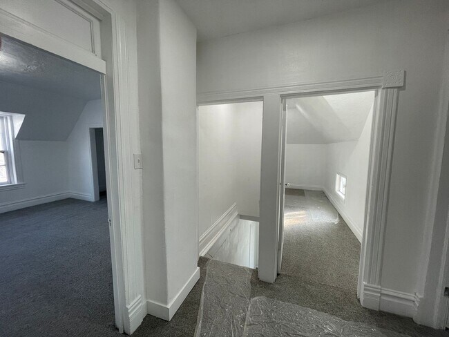 Building Photo - 13224 S Redwood Rd