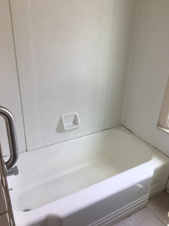 Building Photo - 33 Delafield St