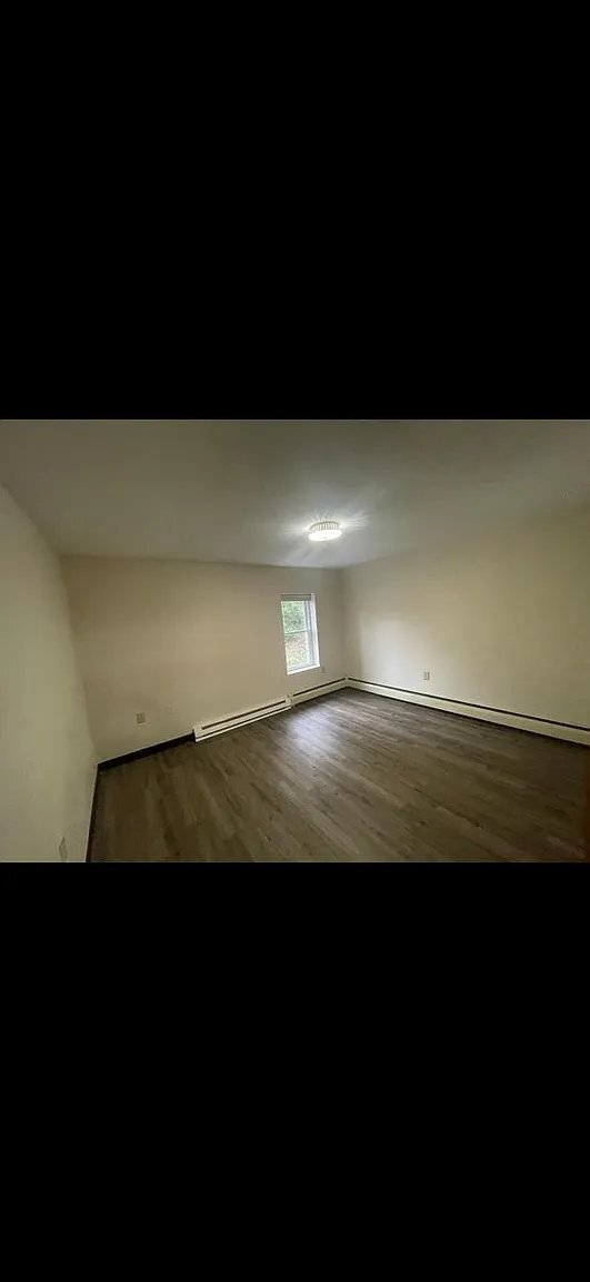 Building Photo - 559 Bunting St