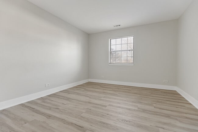 Building Photo - 3 N Victoria Ln