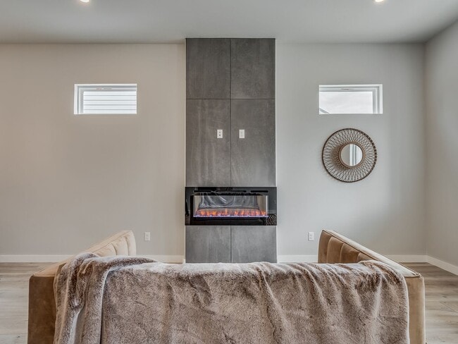 Building Photo - Spacious 4-Bedroom Home with Thoughtful De...