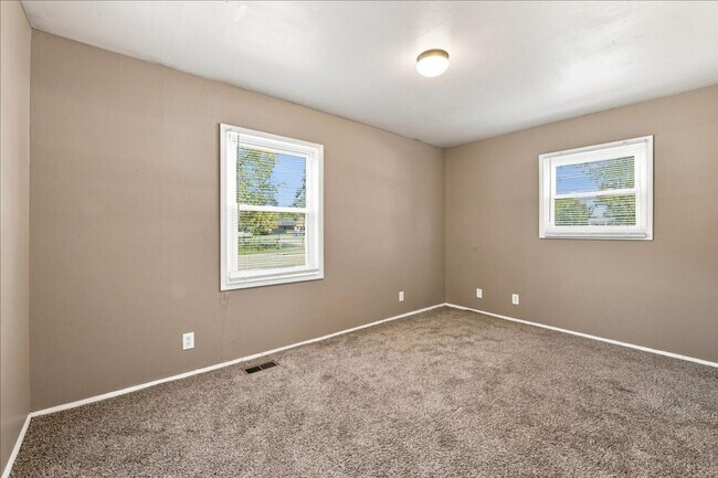 Building Photo - 3743 Breen Dr