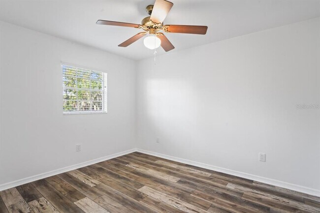 Building Photo - 6634 Hickorywood Ln
