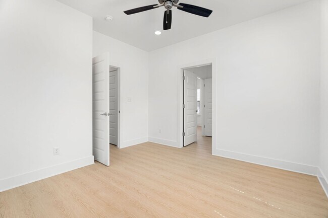 Building Photo - The Summit at Been Road Villas 3 Bed, 2.5 Bath