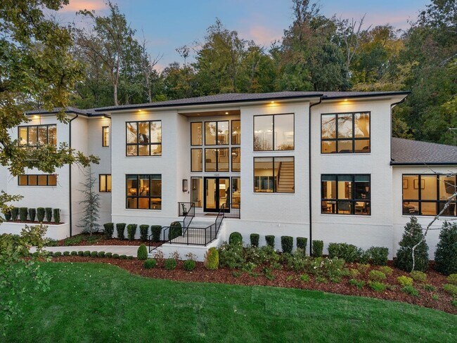 Building Photo - 1323 Harding Pl