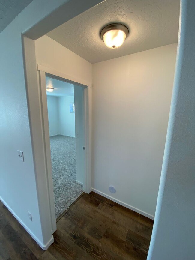 Building Photo - Stunning 3 Bed 2 Bath Rancher in Spokane V...