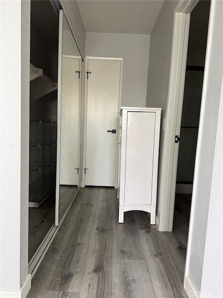 Building Photo - 408 N Flower St