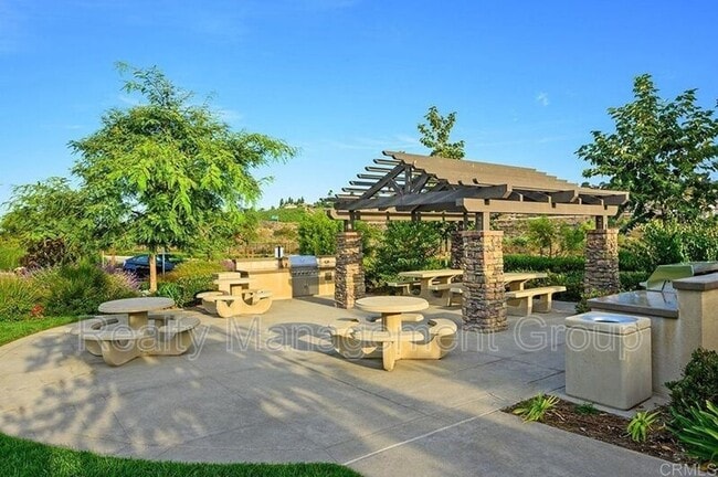 Building Photo - 3395 Campo Azul Ct