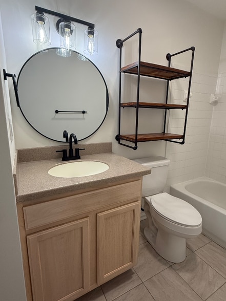 Building Photo - 341 W Coleman Blvd