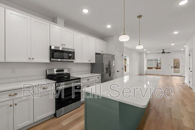 Building Photo - 1715B Heiman Street