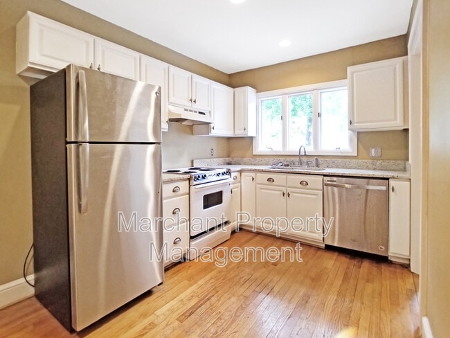 Building Photo - 22 Douglas Dr