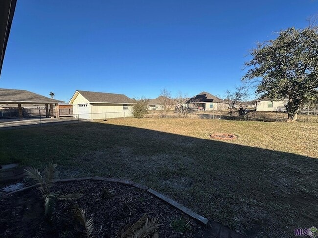 Building Photo - 1428 S Vista Ave