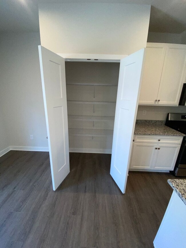 Building Photo - Edge at Azalea