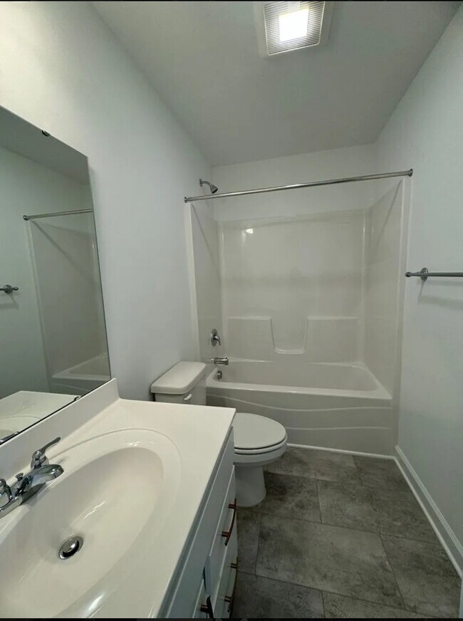 Building Photo - 3046 Deptford St