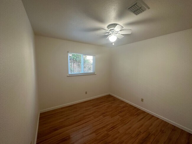 Building Photo - 17north