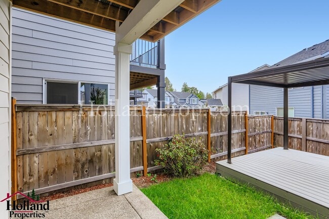 Building Photo - Amaizing 5-Bedroom, with Pergola! Move in special $300 off first month rent*** NEW PRICE at $2,750!