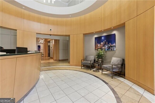 Building Photo - 285 Centennial Olympic Dr