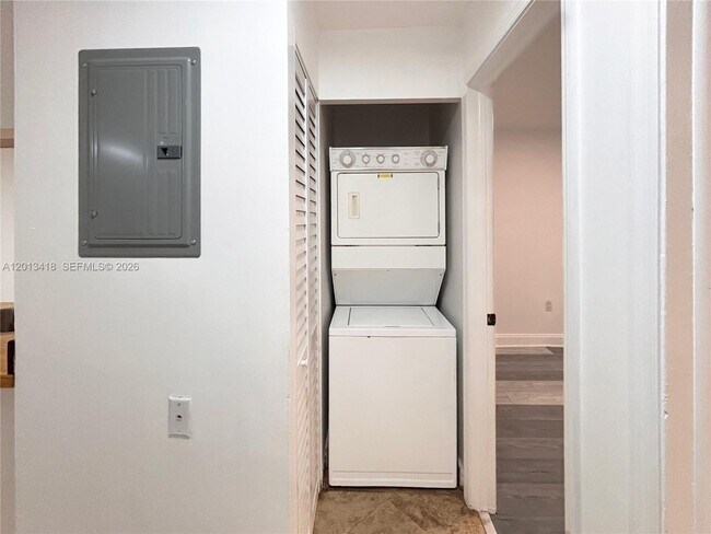 Building Photo - 15629 SW 73rd Cir Terrace