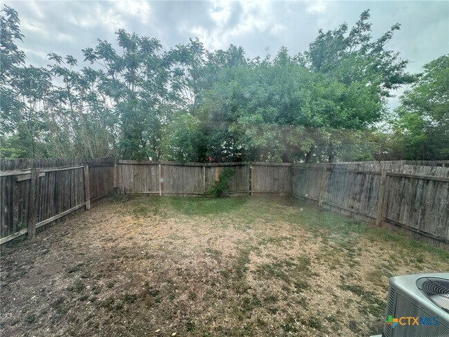 Building Photo - 248 Rosalie Dr